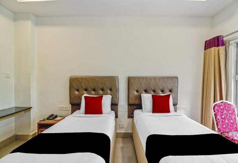 هتل Capital O 43238 The Taj Regency