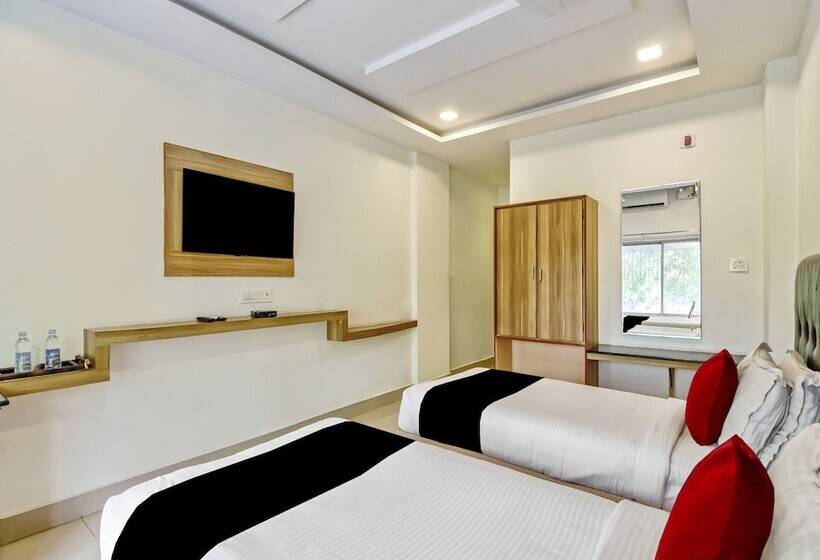 هتل Capital O 43238 The Taj Regency