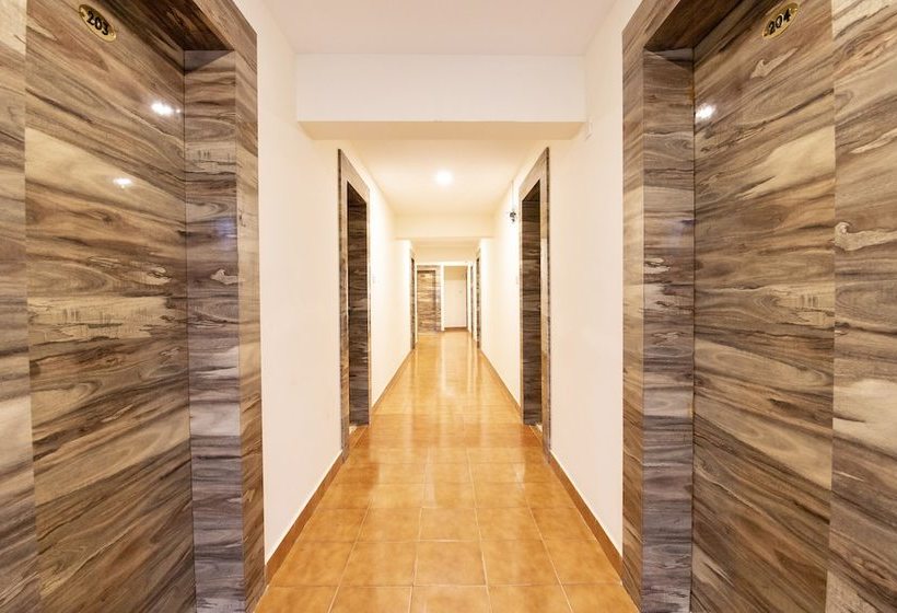 ホテル Capital O 49120 Ak International Rooms