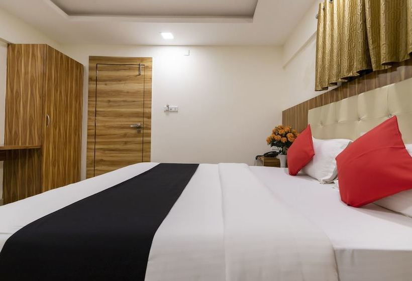 ホテル Capital O 49120 Ak International Rooms