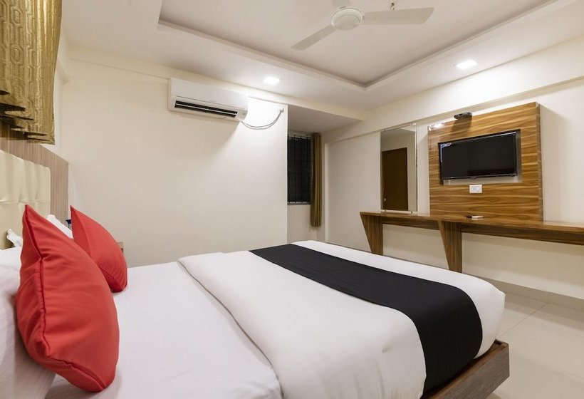 ホテル Capital O 49120 Ak International Rooms