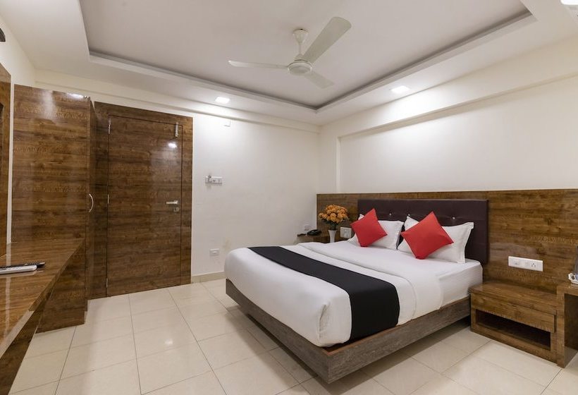 ホテル Capital O 49120 Ak International Rooms