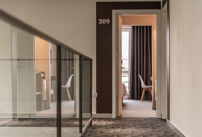 هتل Edelweiss Art