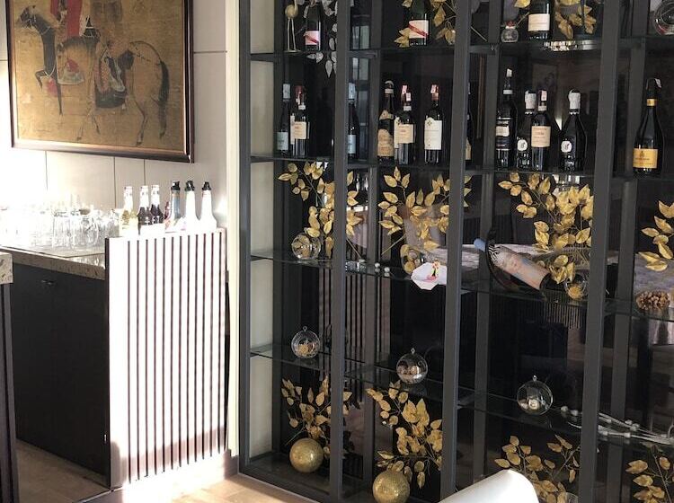 هتل Edelweiss Art