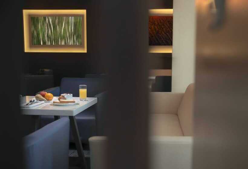 هتل Edelweiss Art