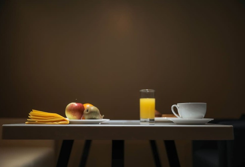 هتل Edelweiss Art