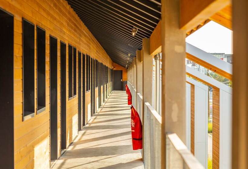 هتل Eklo Bordeaux Centre Bastide