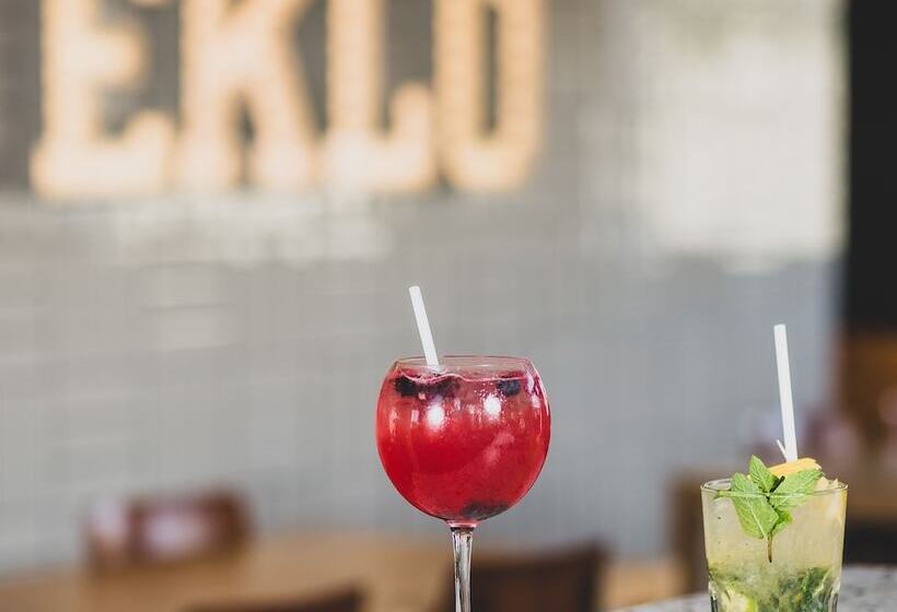 هتل Eklo Bordeaux Centre Bastide