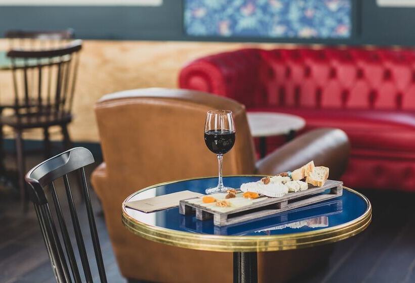 هتل Eklo Bordeaux Centre Bastide