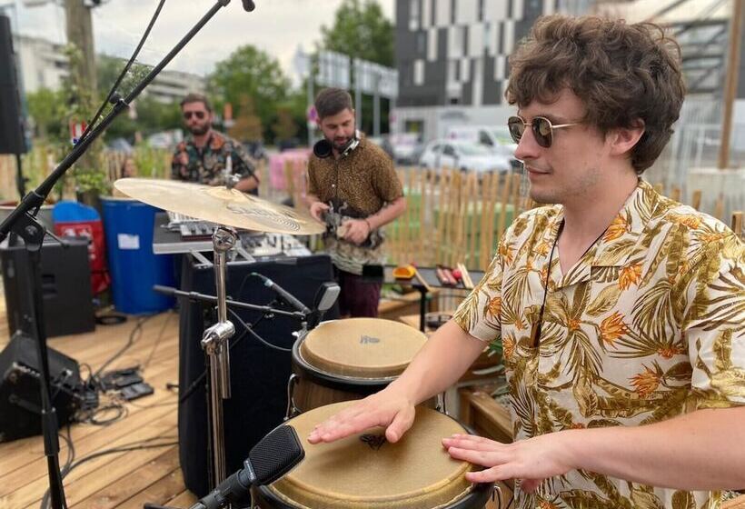 هتل Eklo Bordeaux Centre Bastide