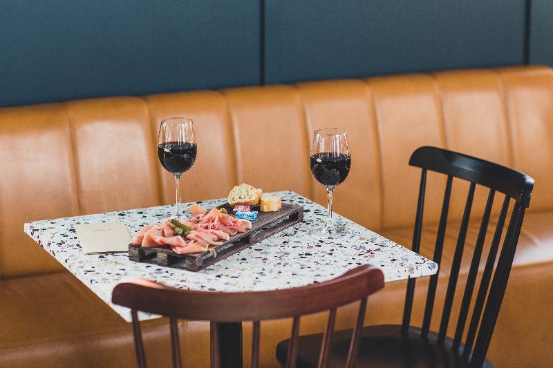 هتل Eklo Bordeaux Centre Bastide