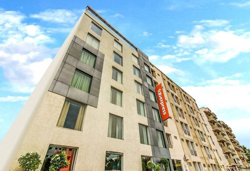 Hotel Fabexpress Classio Suites