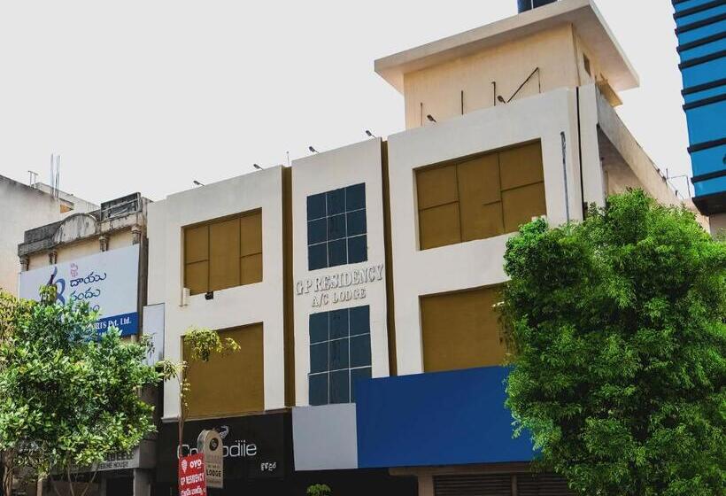 호텔 G P Residency By Oyo Rooms