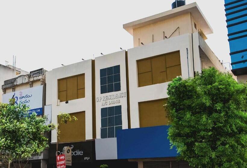 호텔 G P Residency By Oyo Rooms