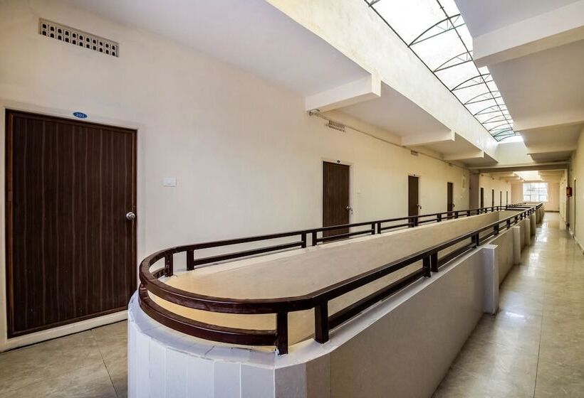 호텔 G P Residency By Oyo Rooms