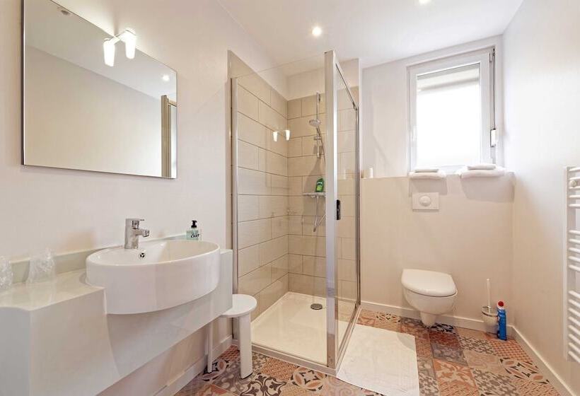 ホテル Contact Hôtel De La Gare Et Son Restaurant Côte à Côte