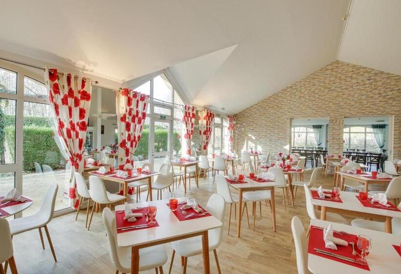 Отель Le Relais De Voisins