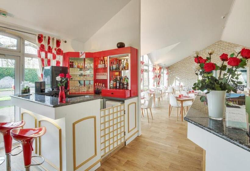 Отель Le Relais De Voisins