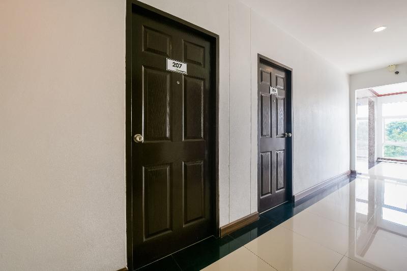 Отель Mae Saeng Place By Oyo Rooms