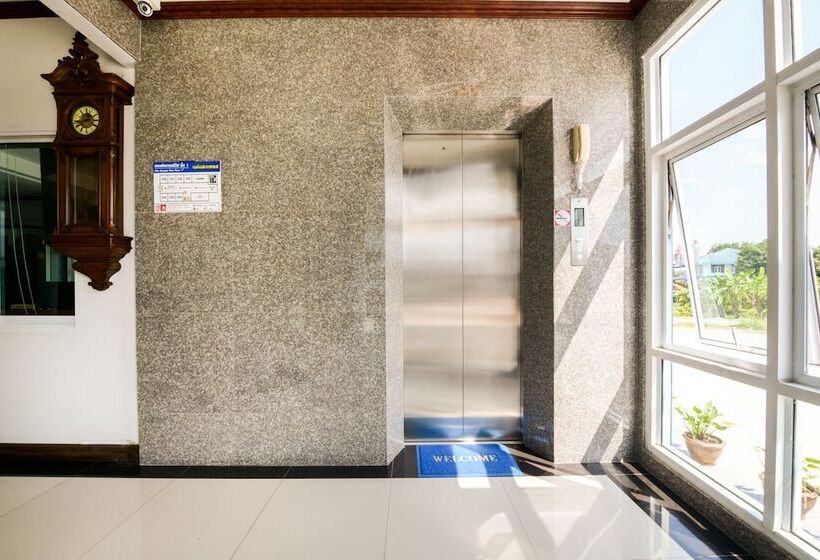 Отель Mae Saeng Place By Oyo Rooms