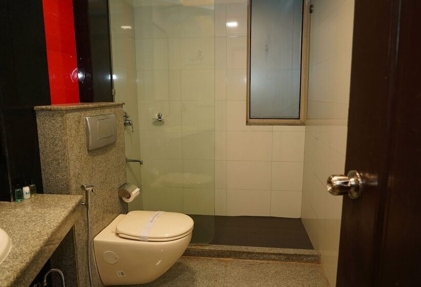 Отель Mint Metropolitan Grand