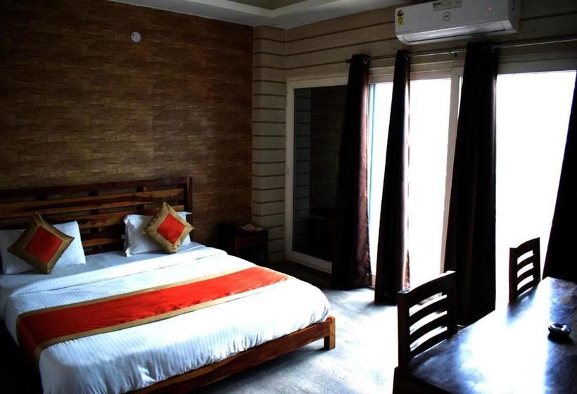 בית מלון כפרי Palm Tree Sector 31