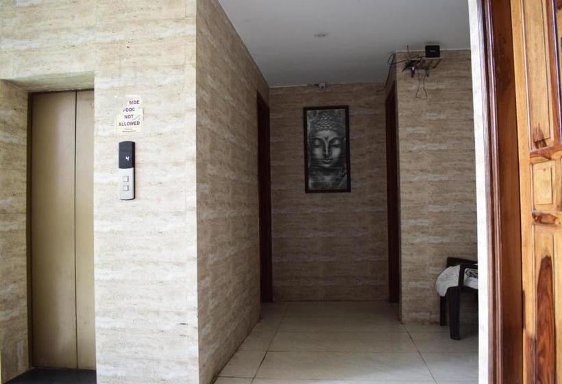 בית מלון כפרי Palm Tree Sector 31