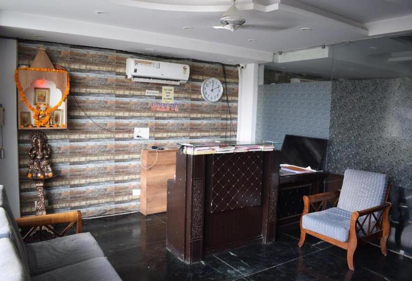 בית מלון כפרי Palm Tree Sector 31