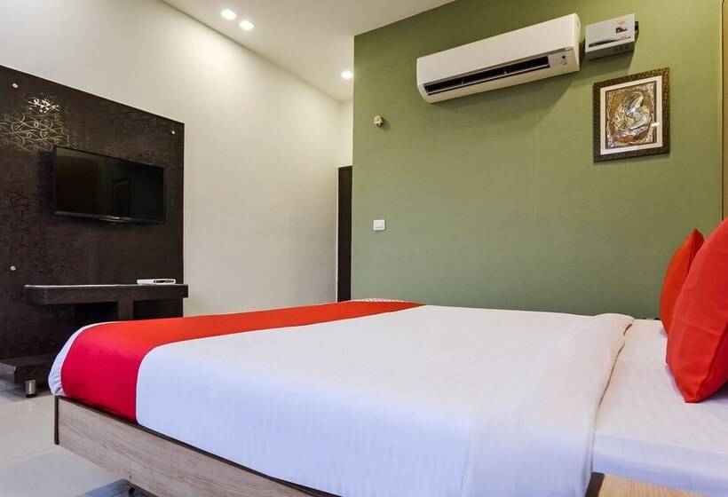 בית מלון כפרי Purple Residency By Oyo Rooms