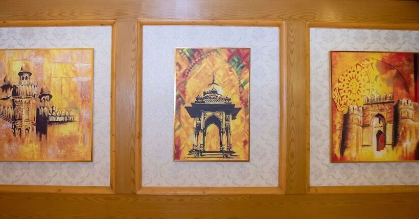 Отель Royal Swiss Lahore