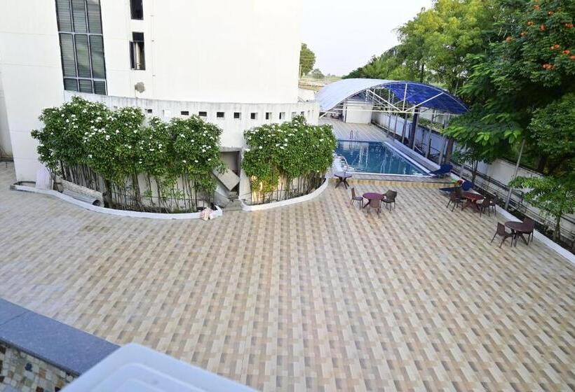 فندق Sapphero Resorts