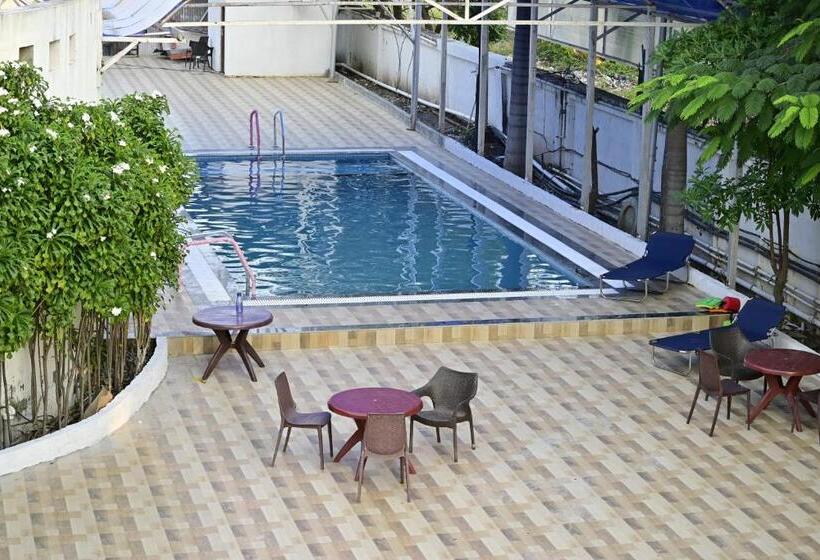 فندق Sapphero Resorts