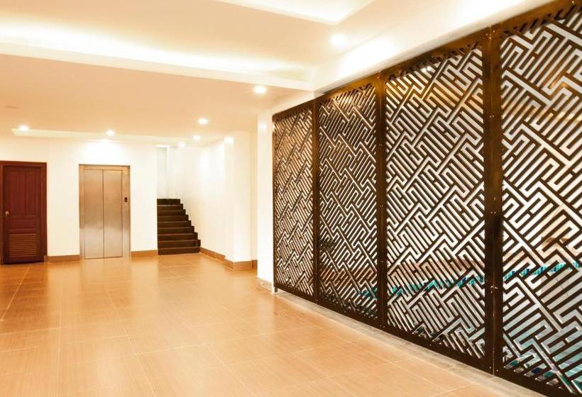 Отель Serene Premier Vangvieng