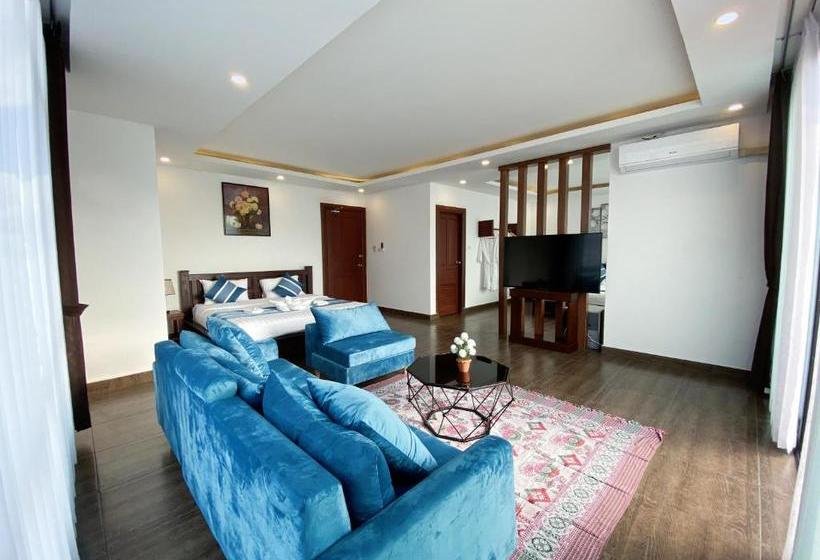 Отель Serene Premier Vangvieng