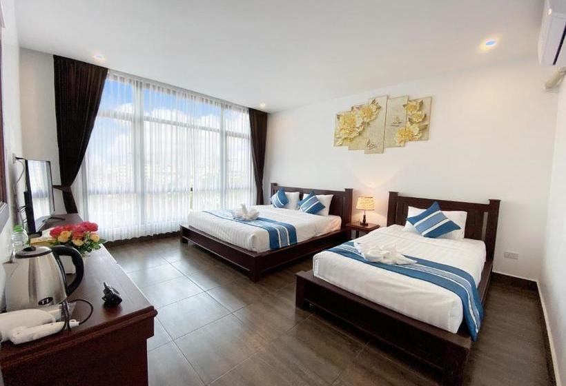 Отель Serene Premier Vangvieng