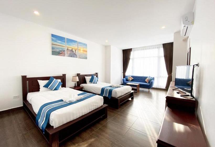 Отель Serene Premier Vangvieng