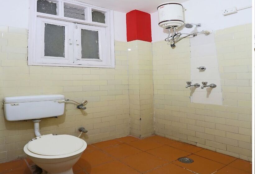 Spot On 35573 Hotel Classic