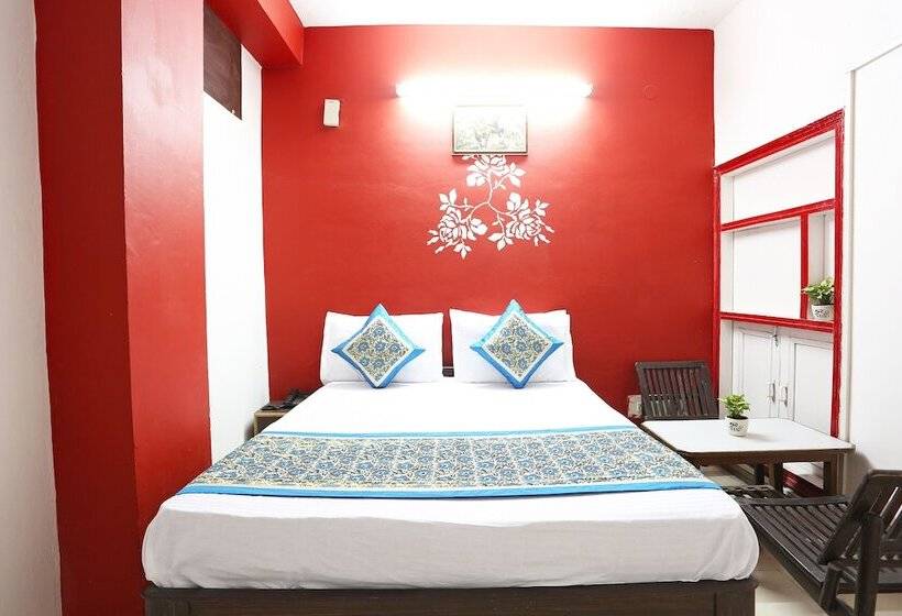 Spot On 35573 Hotel Classic