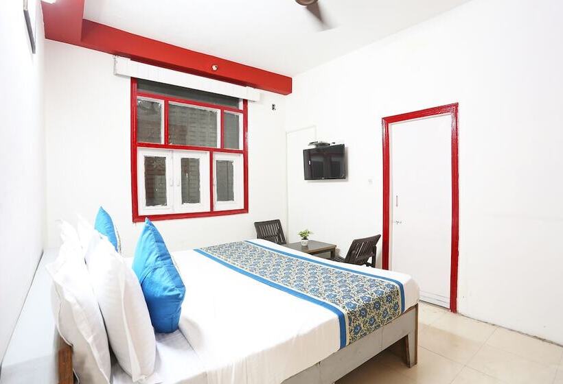 Spot On 35573 Hotel Classic