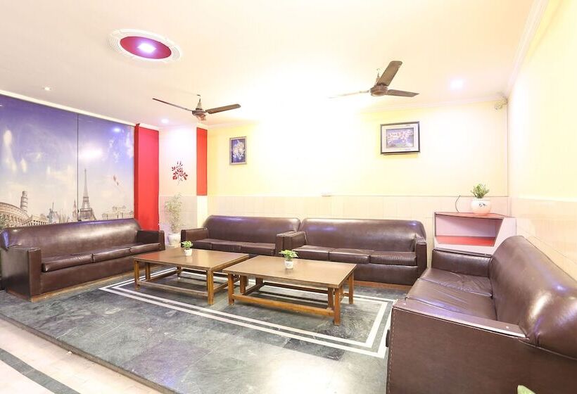 Spot On 35573 Hotel Classic