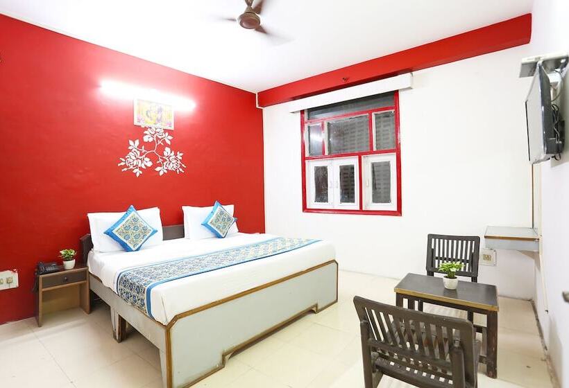 Spot On 35573 Hotel Classic