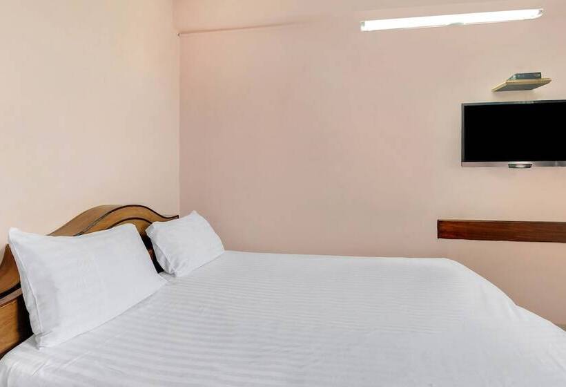 Spot On 46408 Hotel Saaj