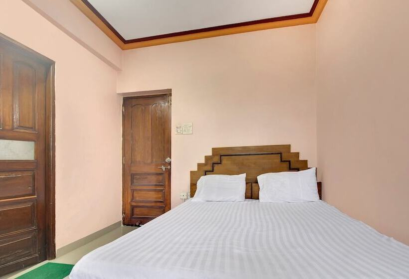 Spot On 46408 Hotel Saaj