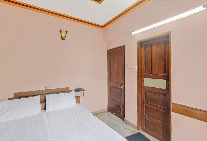 Spot On 46408 Hotel Saaj