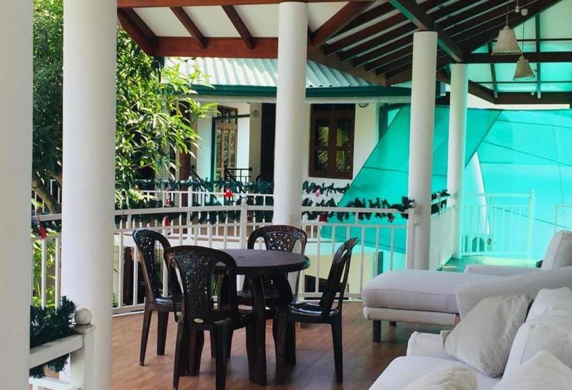 Hotel Yoho Lake View Resort