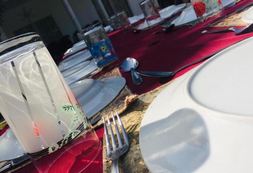 Hotel Yoho Lake View Resort