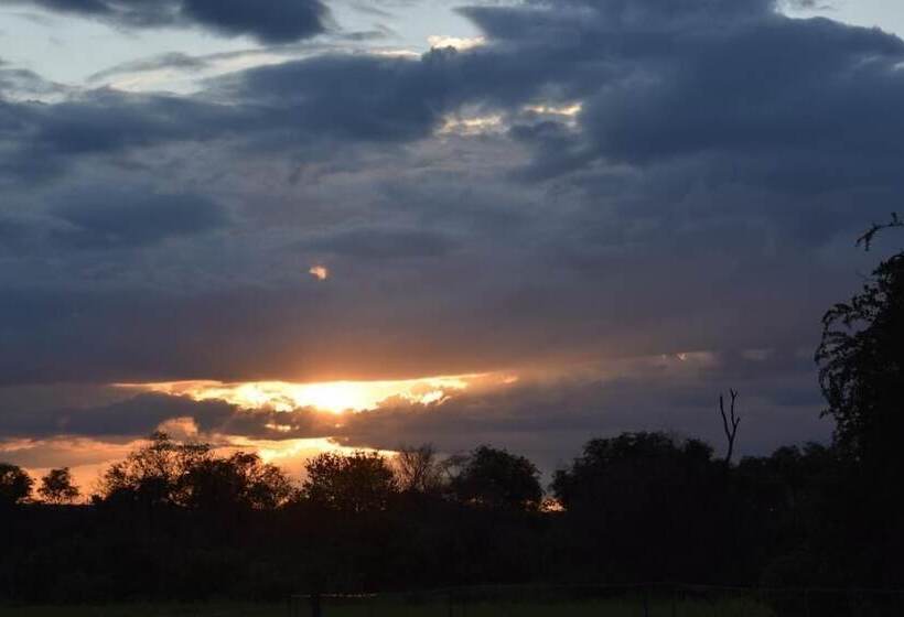 فندق Zangarna Game Lodge