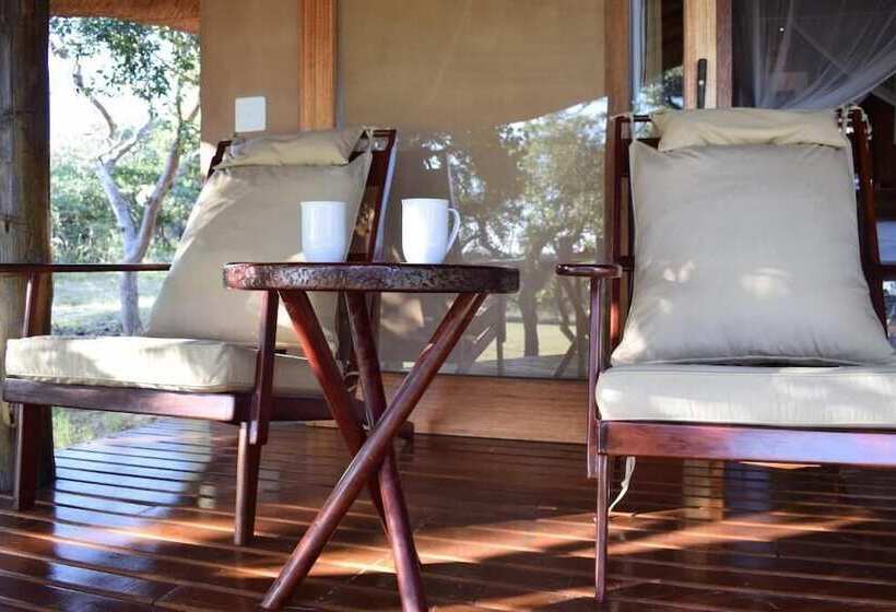فندق Zangarna Game Lodge