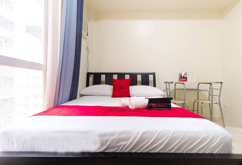 پانسیون Reddoorz Plus @ Pioneer Woodlands Mandaluyong