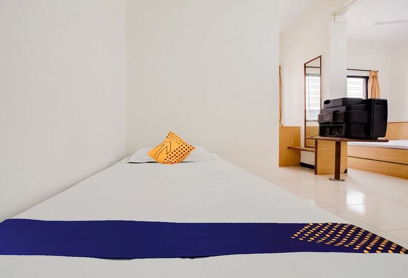 Spot On 37458 Hotel Rahi